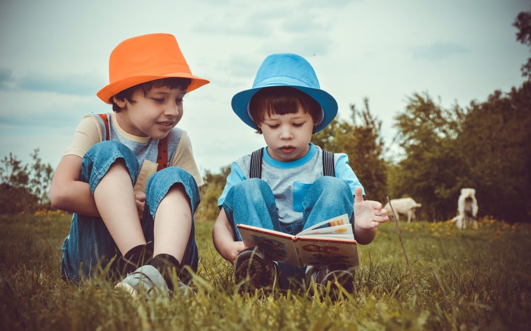 Kinderen lezen elkaar voor